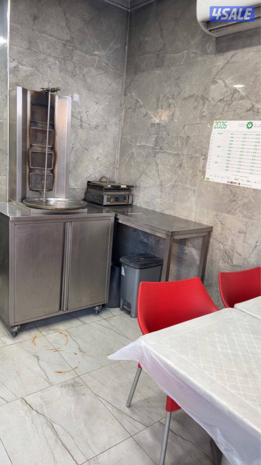 للبيع اغراض مطعم مشويات وفطاير وشورما نظيفه6