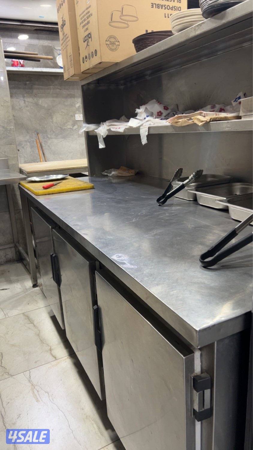 للبيع اغراض مطعم مشويات وفطاير وشورما نظيفه7