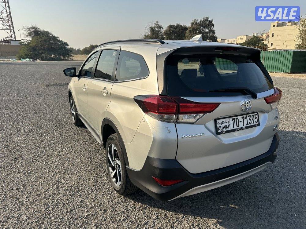 للبيع رشا موديل 2023 ماشي 43الف شرط شرط الفحص صبغ الوكاله3