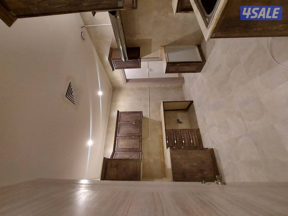 ارضي ساقط مع حديقة خارجية4