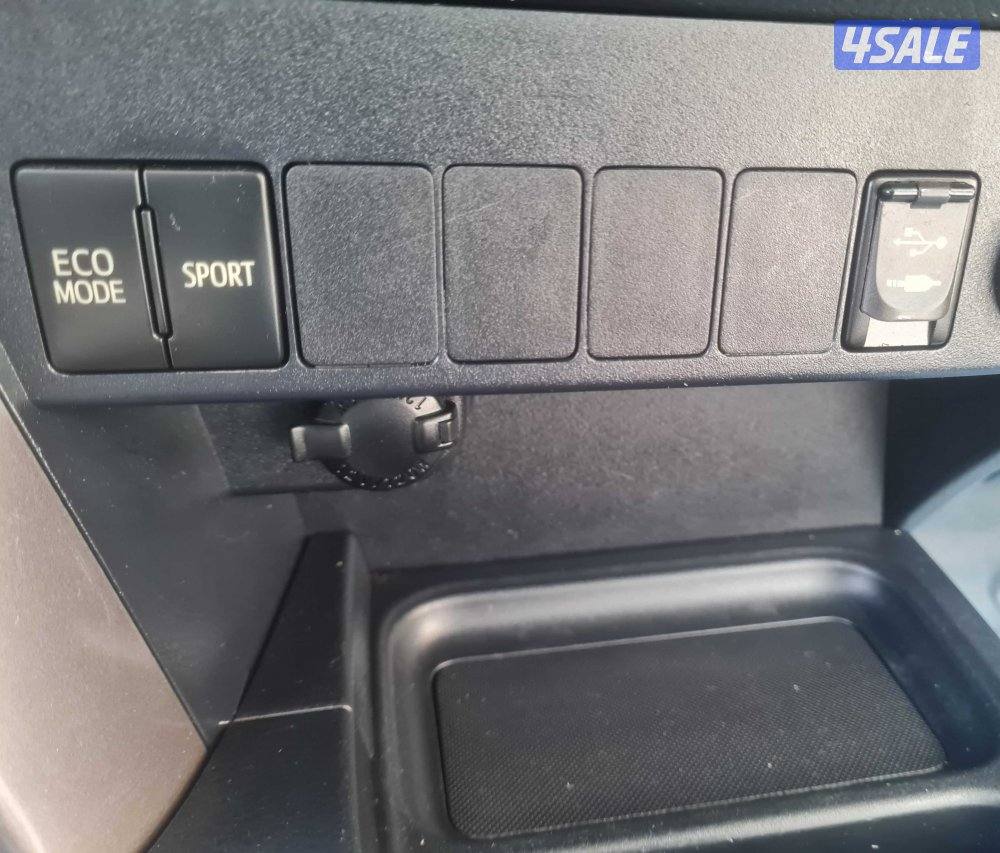 تويوتا راف فور موديل 2018 شرط الفحص بأى مكان9