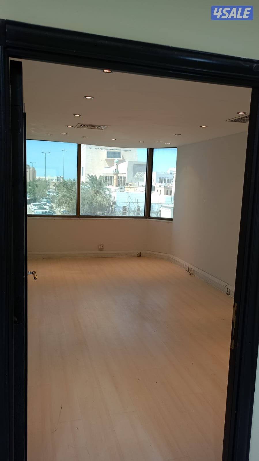 مكاتب تجارية للايجار13