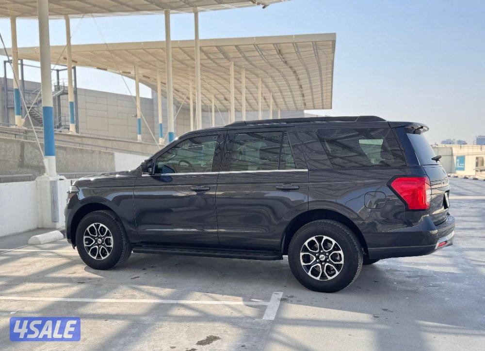للبيع فورد اكسبديشن XLT موديل 2024 الغانم عداد 7 الاف كم صبغ الوكالة4