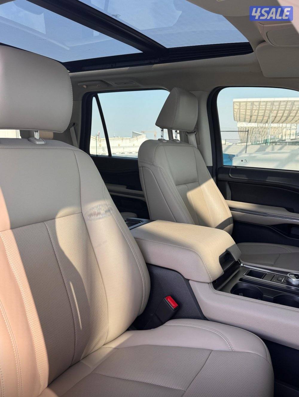 للبيع فورد اكسبديشن XLT موديل 2024 الغانم عداد 7 الاف كم صبغ الوكالة11