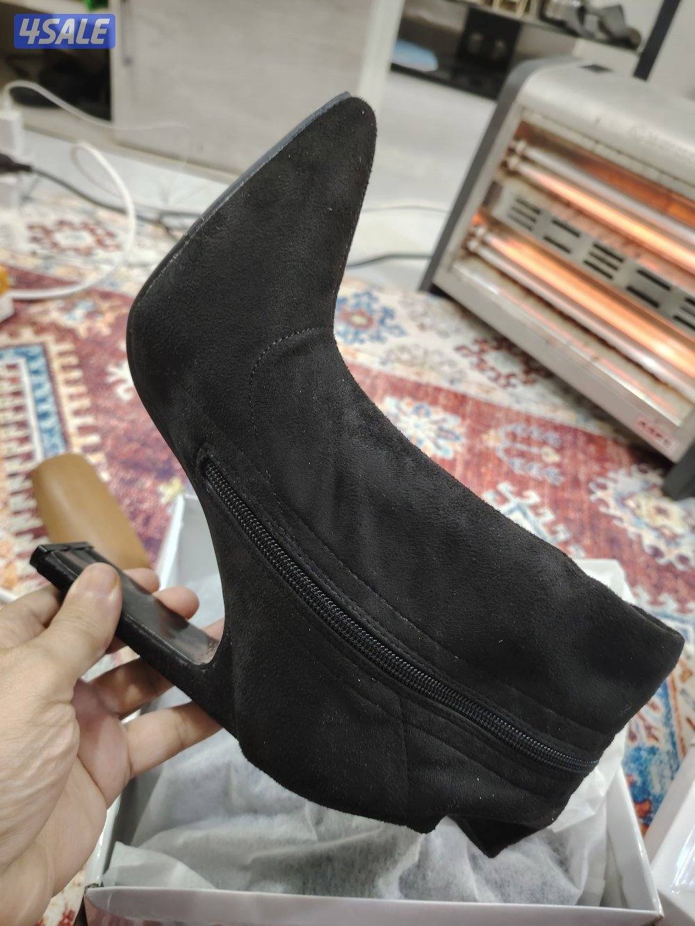 احذية نسائية بوت شتوي اسود للبيع جديد غير مستعمل0