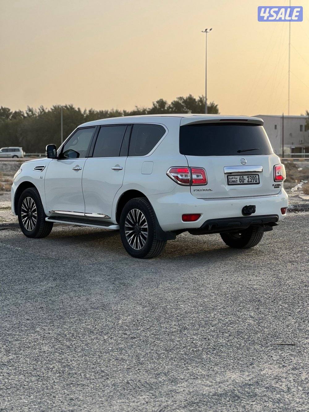 للبيع باترول 2013 عداد 300 مكينه 320 شرط الفحص قير مكينه شاصي1