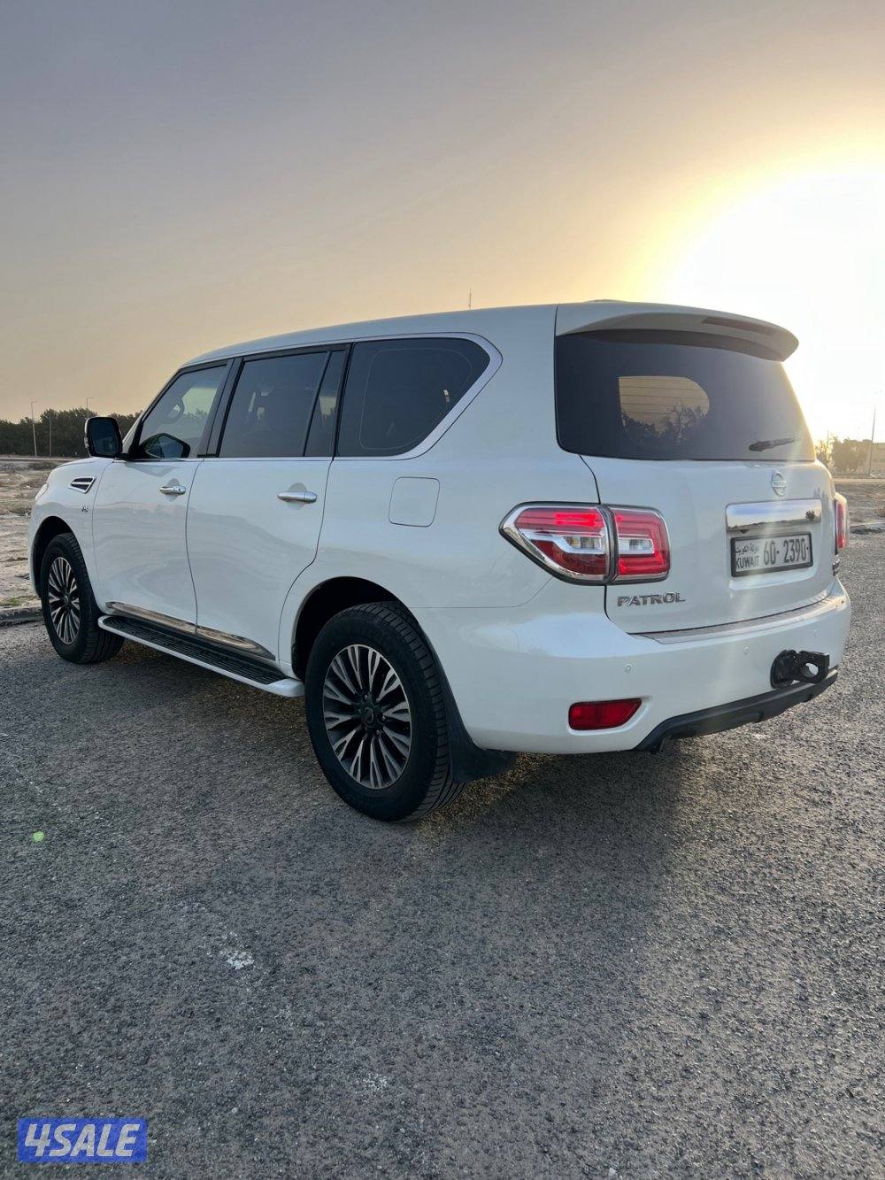 للبيع باترول 2013 عداد 300 مكينه 320 شرط الفحص قير مكينه شاصي3