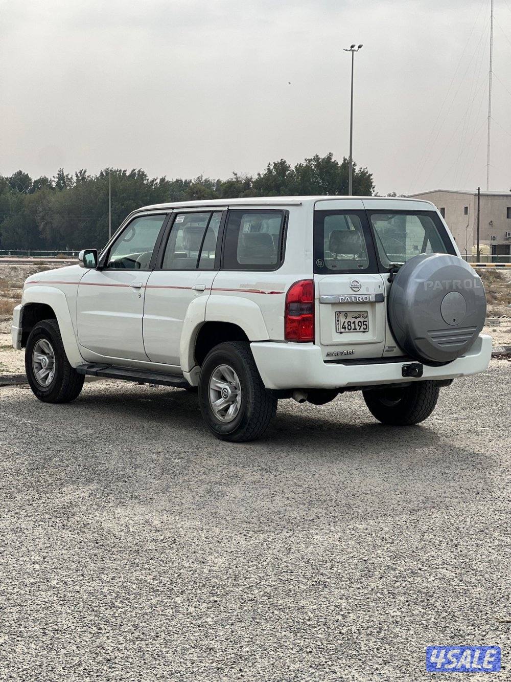 للبيع نيسان فتك 2006 القير تماتيك شرط الفحص قير مكينة شاصي لايوثر1