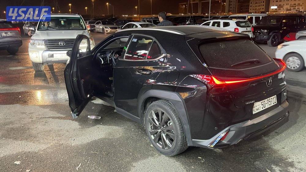 للبيع لكزس ux 2020 f sport الدرجه الاولى اعلى فئه7