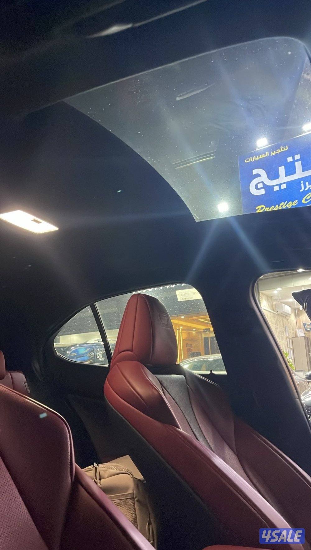 للبيع لكزس ux 2020 f sport الدرجه الاولى اعلى فئه12