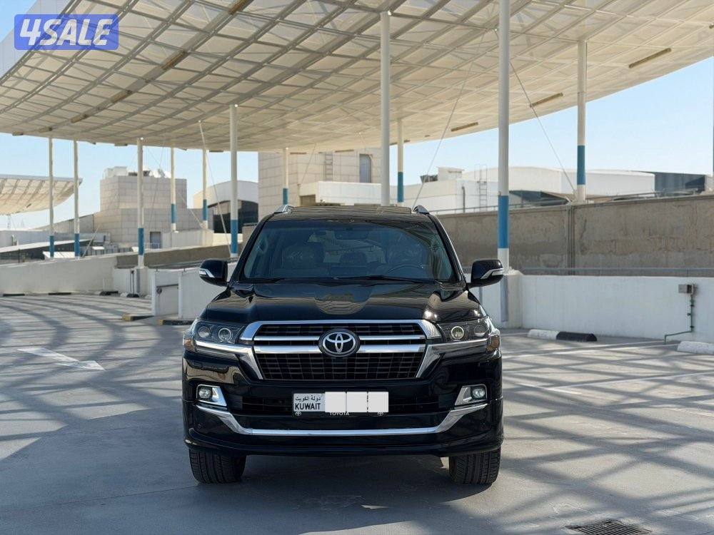 لاند كروزر GX.R ثمانيه سلندر موديل 2018 وكالة الكويت الساير1