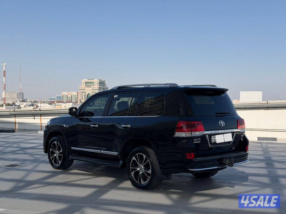 لاند كروزر GX.R ثمانيه سلندر موديل 2018 وكالة الكويت الساير3
