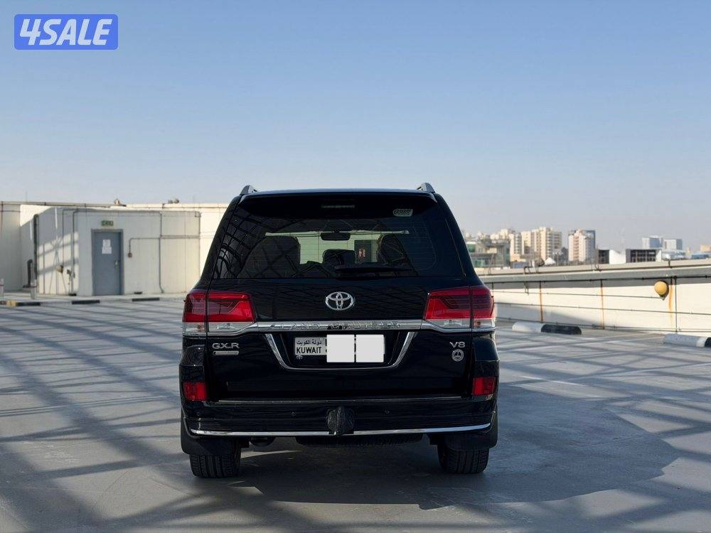 لاند كروزر GX.R ثمانيه سلندر موديل 2018 وكالة الكويت الساير4