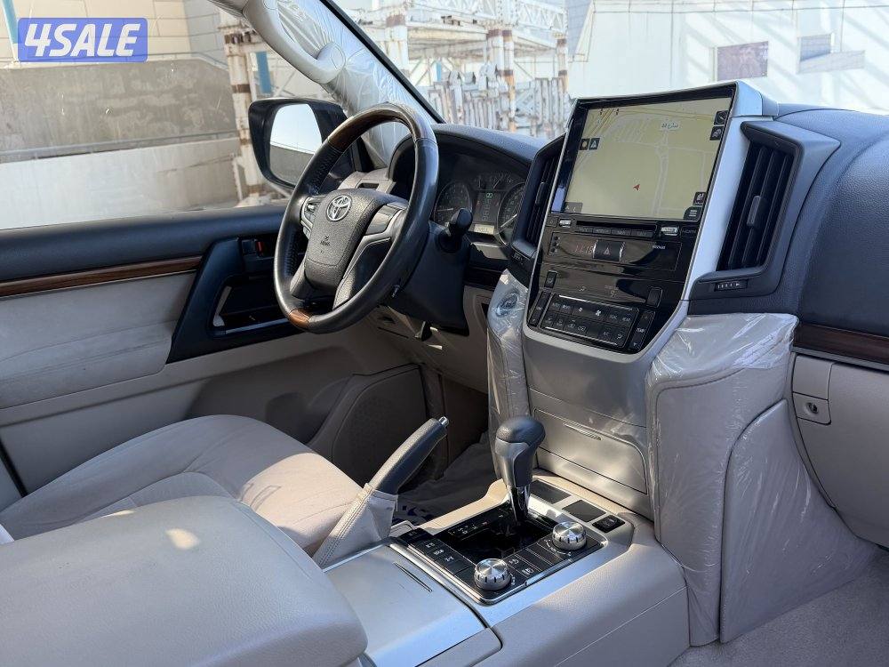 لاند كروزر GX.R ثمانيه سلندر موديل 2018 وكالة الكويت الساير7