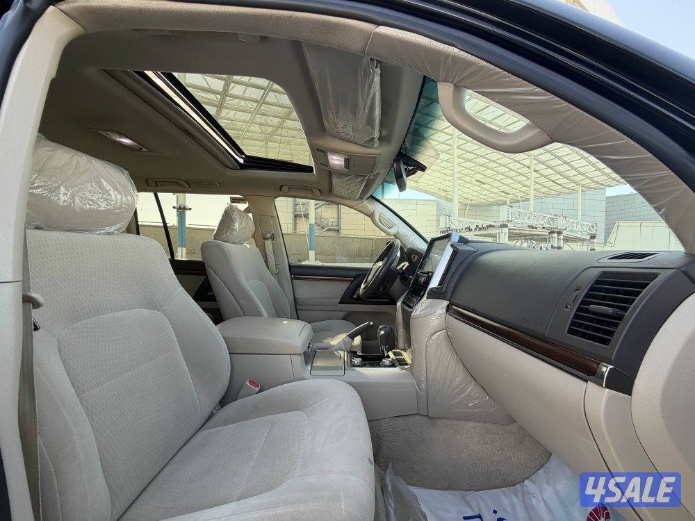 لاند كروزر GX.R ثمانيه سلندر موديل 2018 وكالة الكويت الساير8