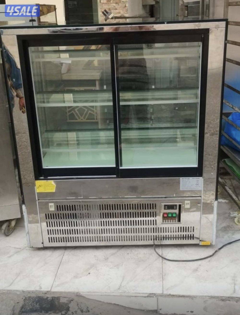 للبيع عدة مطعم مستعجل1