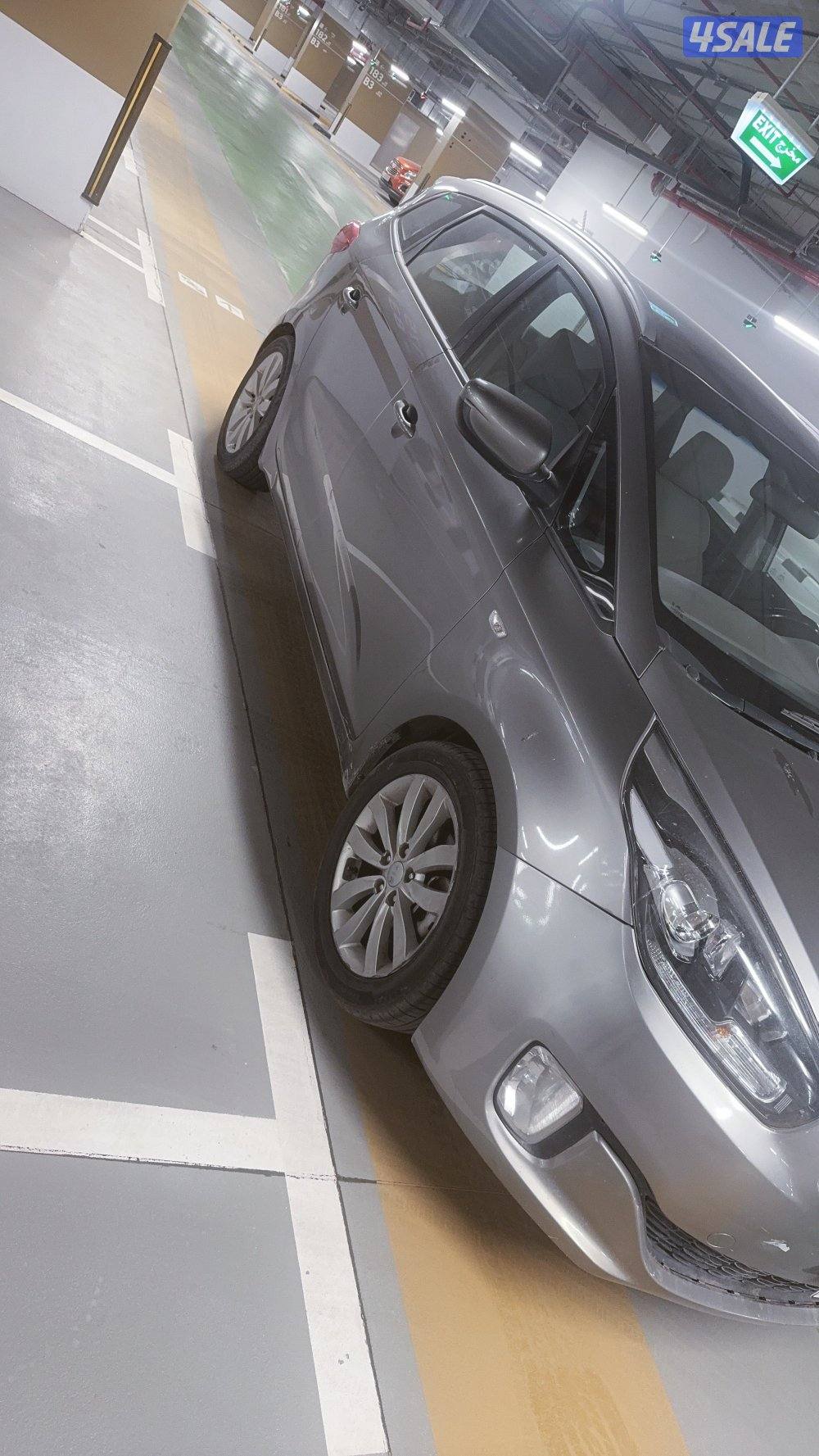 كيا كارينز 20178