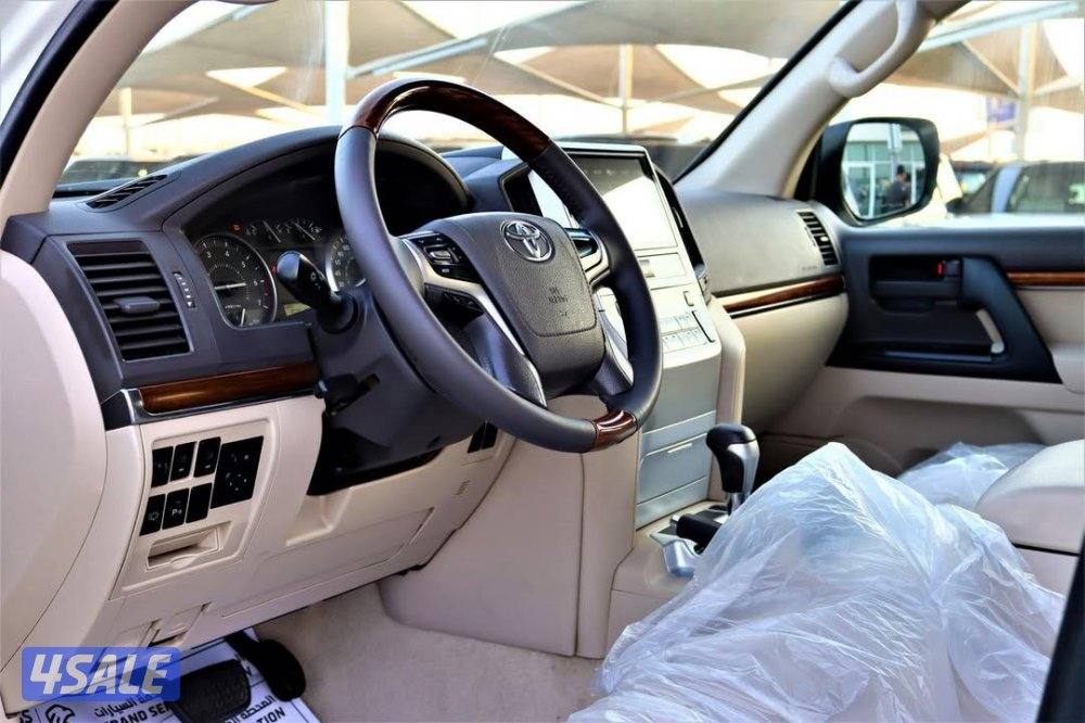 تويوتا لاندكروزر 2018GXR وكاله البحرين اقرا الاعلان من فضلك4