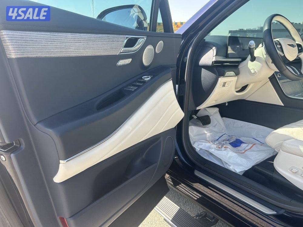 للبيع جينيسيس GV802