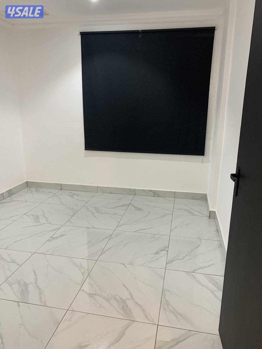 يوجد لدينا شقق الايجار خلو وفاضي غرفة وصالة ومطبخ وحمام تشطيب الكوتين5