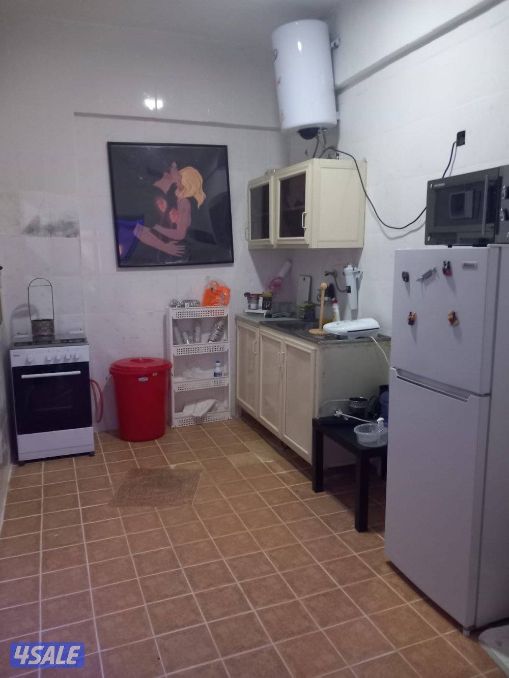 يوجد لدينا شقق الايجار خلو وفاضي غرفة وصالة ومطبخ وحمام تشطيب الكوتين7