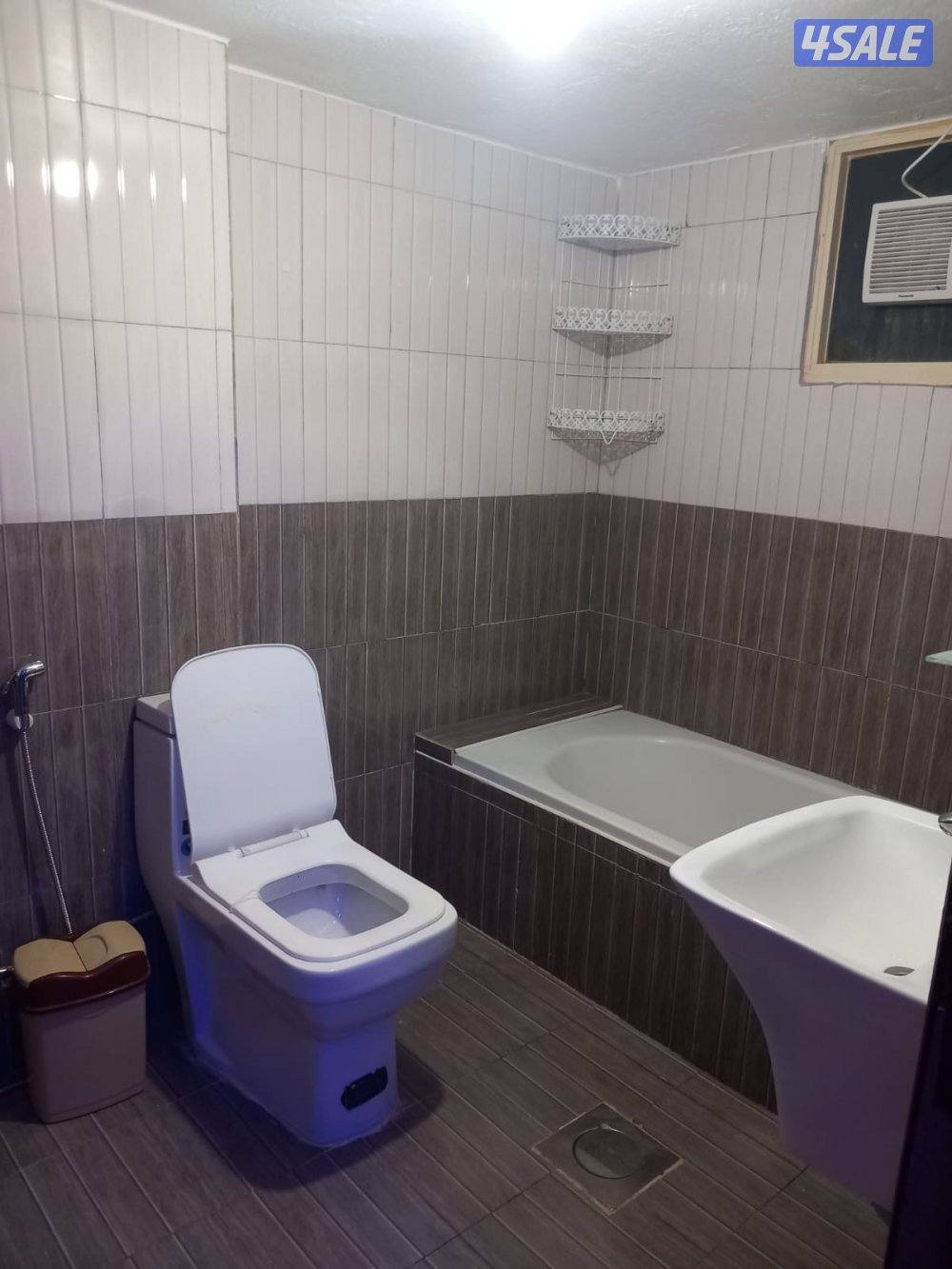 يوجد لدينا شقق الايجار خلو وفاضي غرفة وصالة ومطبخ وحمام تشطيب الكوتين9