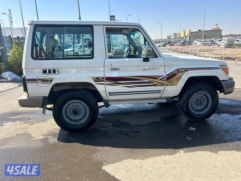 تويوتا لاند كروزر ربع .V6 موديل 2016 ماشي 319.000 k.m  وارد الخليج .3