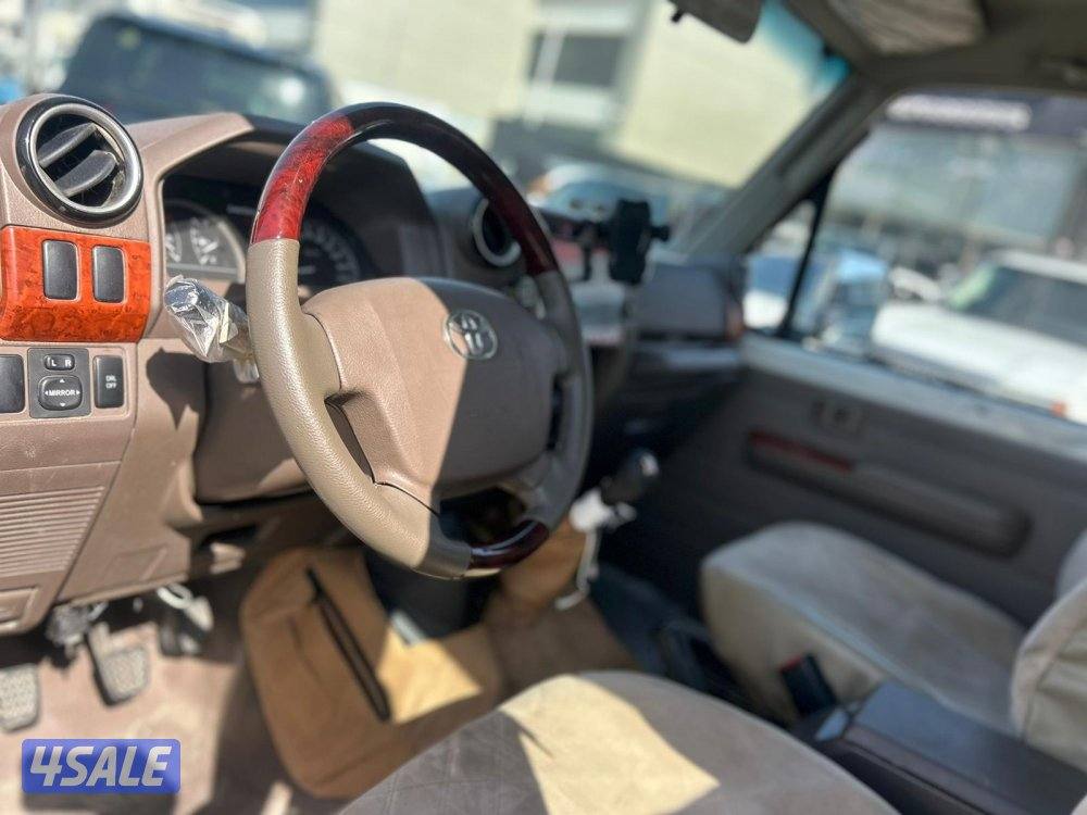 تويوتا لاند كروزر ربع .V6 موديل 2016 ماشي 319.000 k.m  وارد الخليج .5