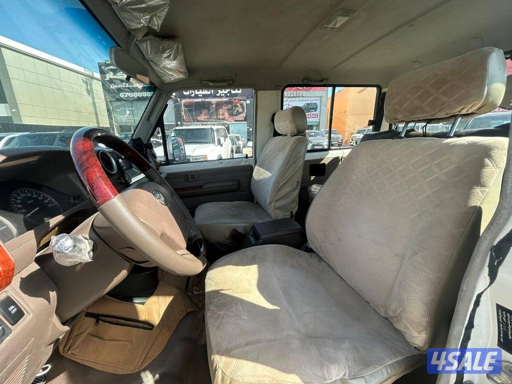 تويوتا لاند كروزر ربع .V6 موديل 2016 ماشي 319.000 k.m  وارد الخليج .6