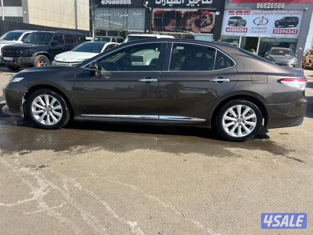 تيوتا كامرى V4 -GLE موديل 2019 ماشى 126.000 k.m وارد الساير .صبغ وكالة2