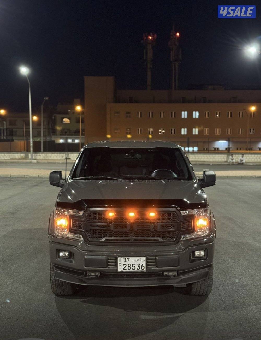 وانيت فورد F150 بحالة الوكالة كامل مواصفات عدا الفتحه ماشي 1350000