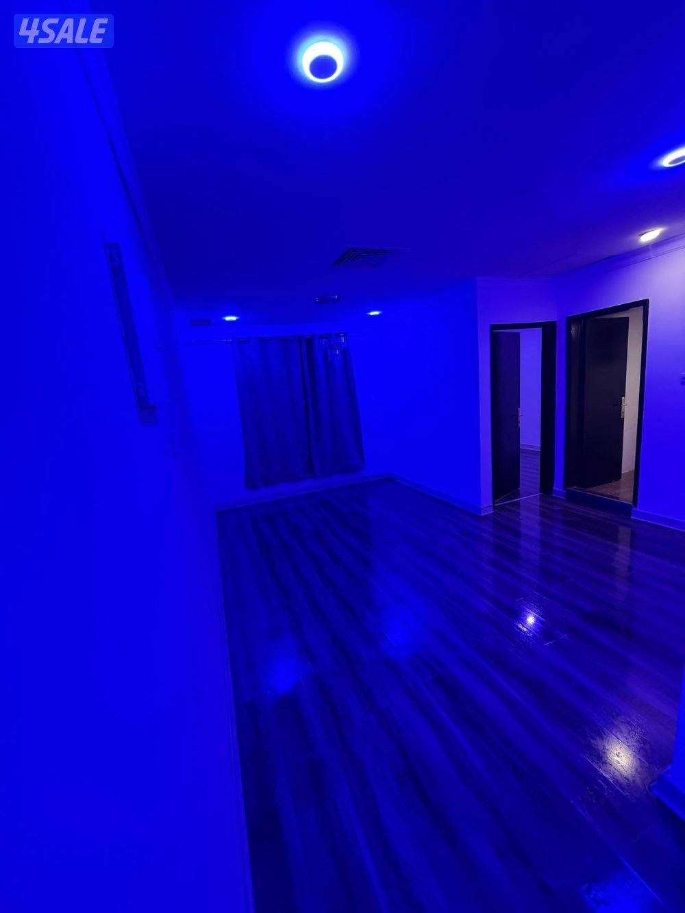 شقه للايجار غرفه وصاله ومطبخ وحمام بركن سيارات قريبه من جميع الخدمات ب3