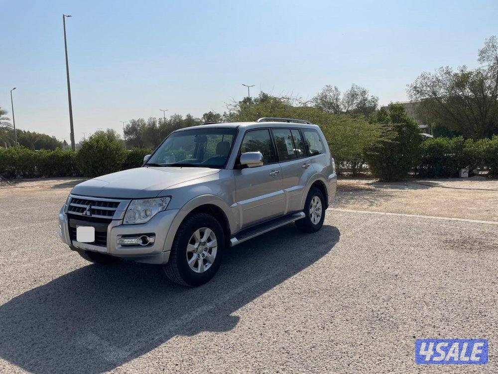 2020باجيرو  Mitsubishi Pajero0