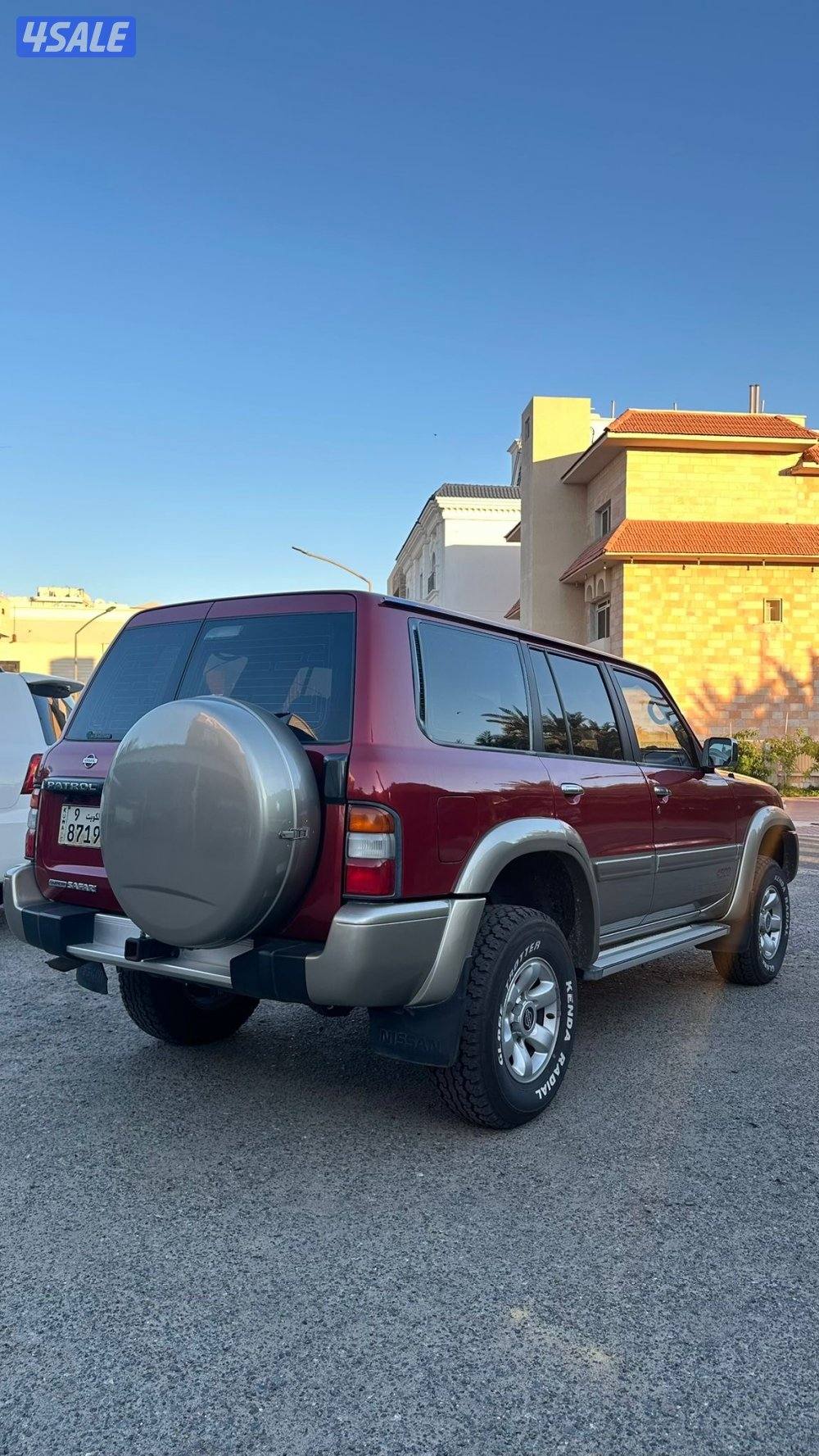 للبيع نيسان سوبر سفاري موديل 19980