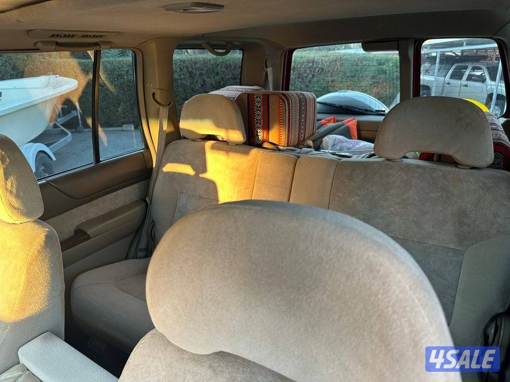 للبيع نيسان سوبر سفاري موديل 19986