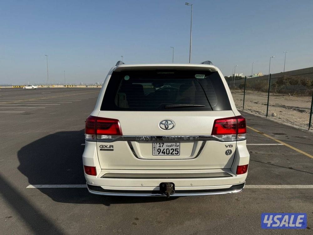 لاندكروزر قراند تورينق 20207