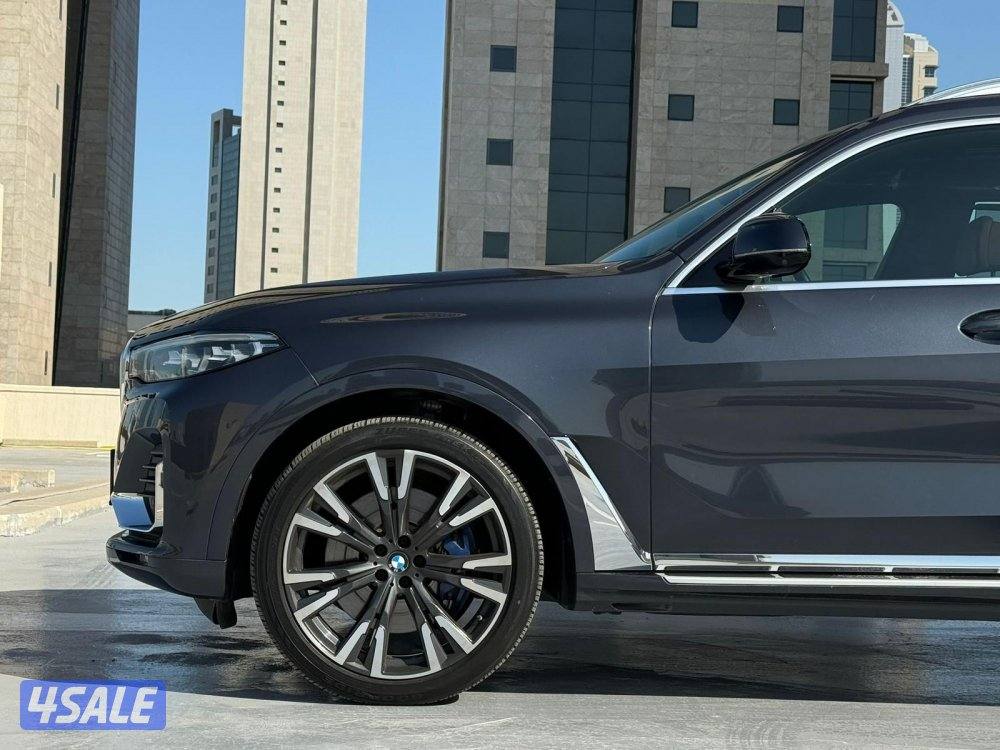 بي ام دبليوX7 INDIVIDUAL موديل2019 عداد74الف وارد الغانم سيرفس منتظم5