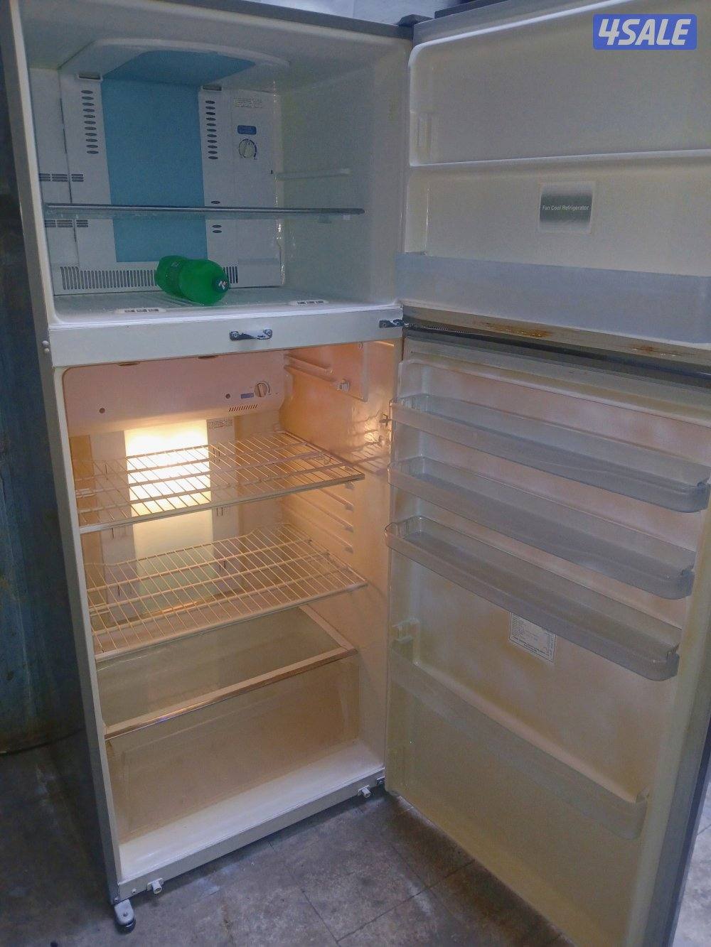 للبيع ثلاجه توشيبا ياباني سلفر بحاله جيده جدا مع الكفالةواتوصيل عائلية0