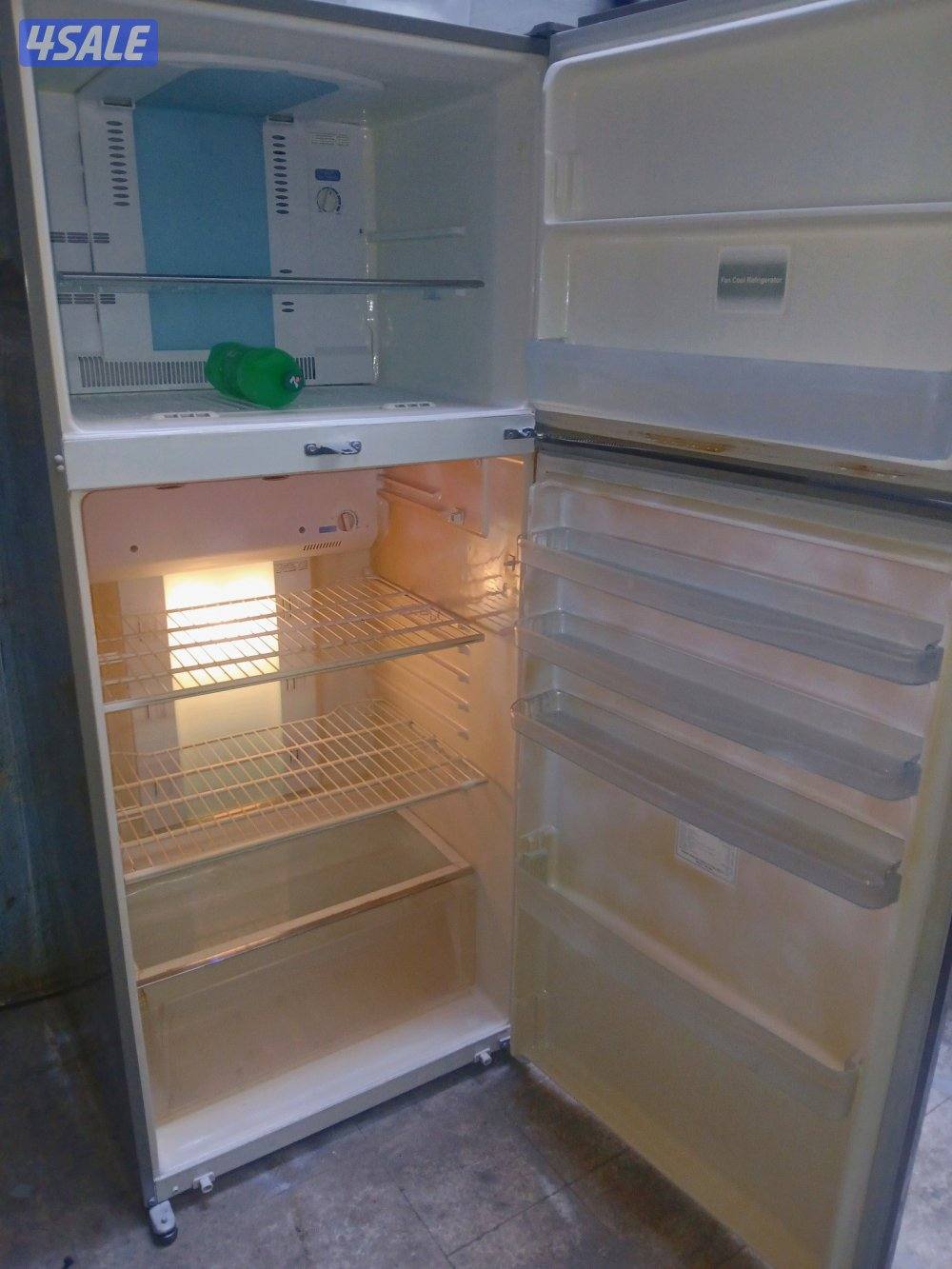 للبيع ثلاجه توشيبا ياباني سلفر بحاله جيده جدا مع الكفالةواتوصيل عائلية1