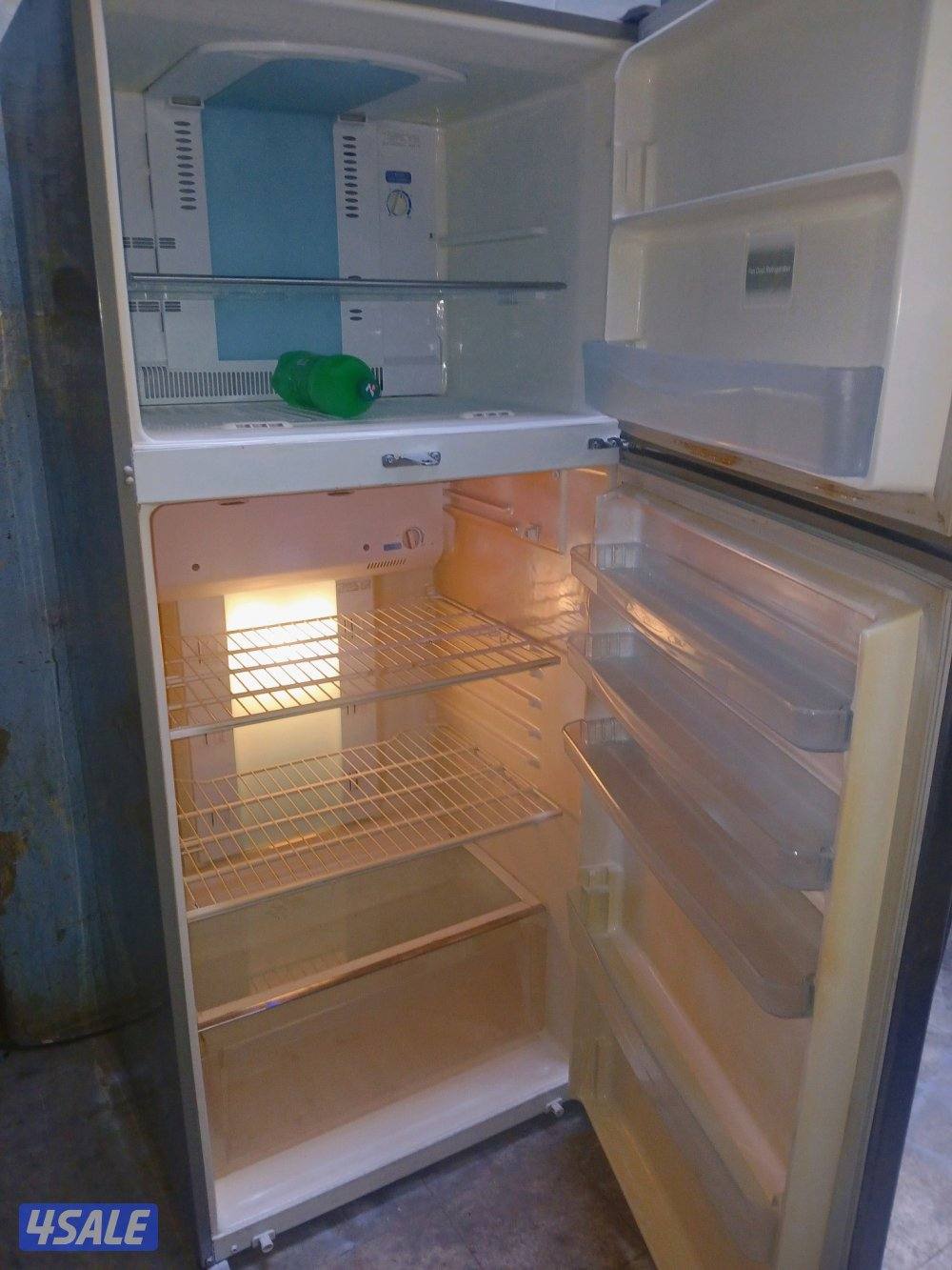 للبيع ثلاجه توشيبا ياباني سلفر بحاله جيده جدا مع الكفالةواتوصيل عائلية2