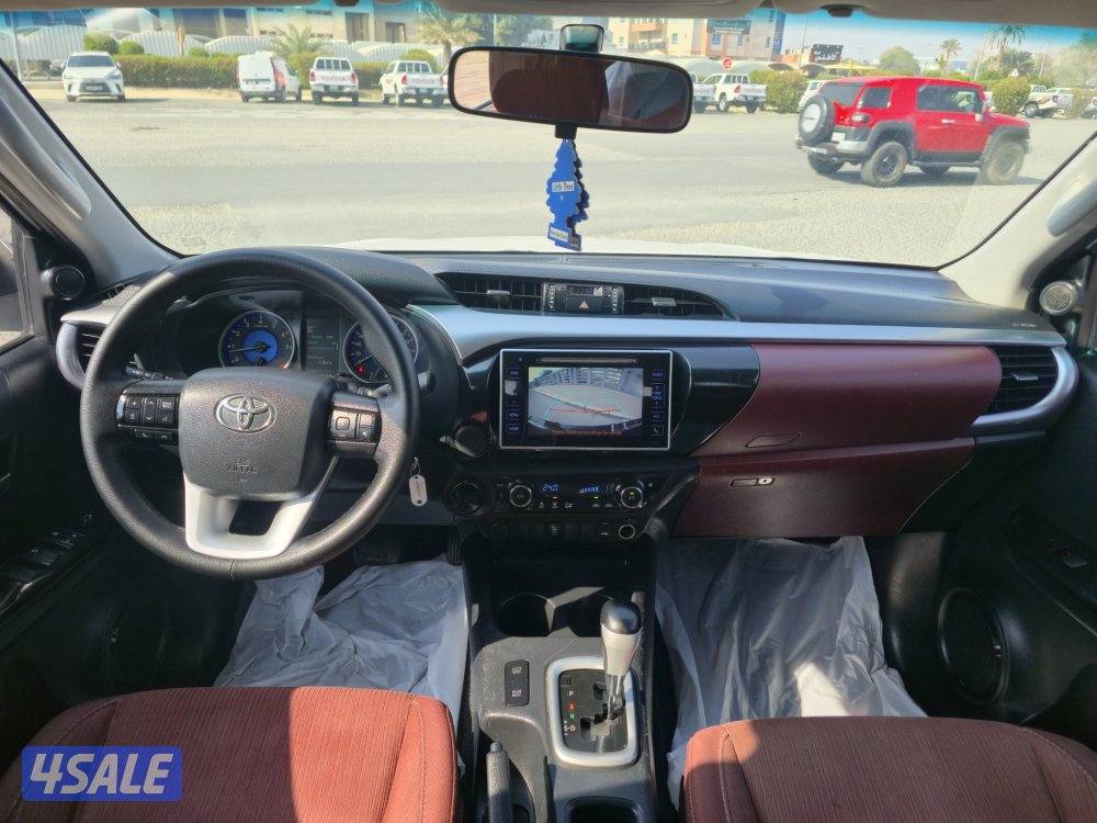 Toyota Hilux pick-up automatic 4x4 ( 2020 model ) full option 49000 km12