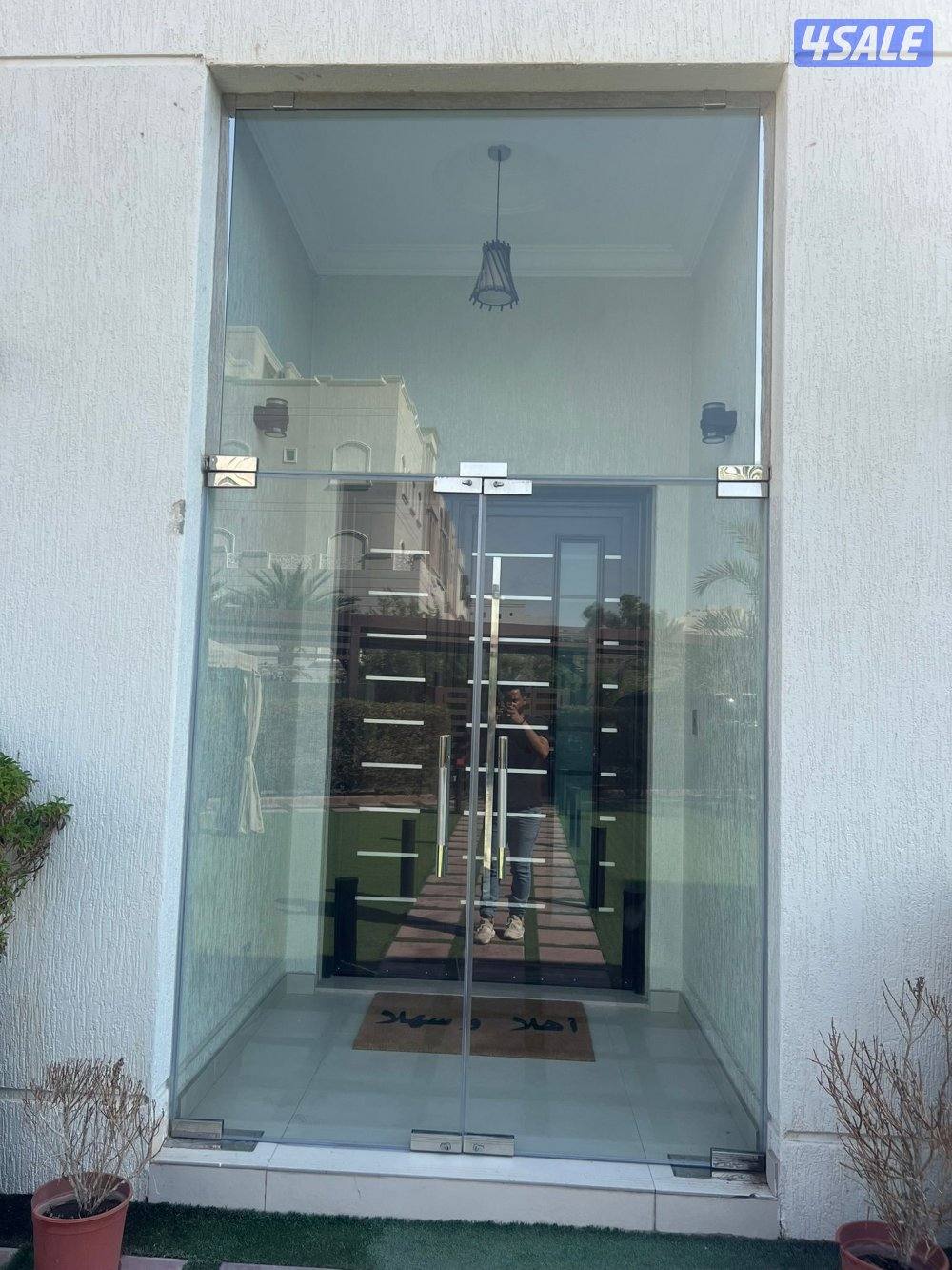 تركيب زجاج ومرايا جميع انواع زجاج شاورت المنيوم واستيل0