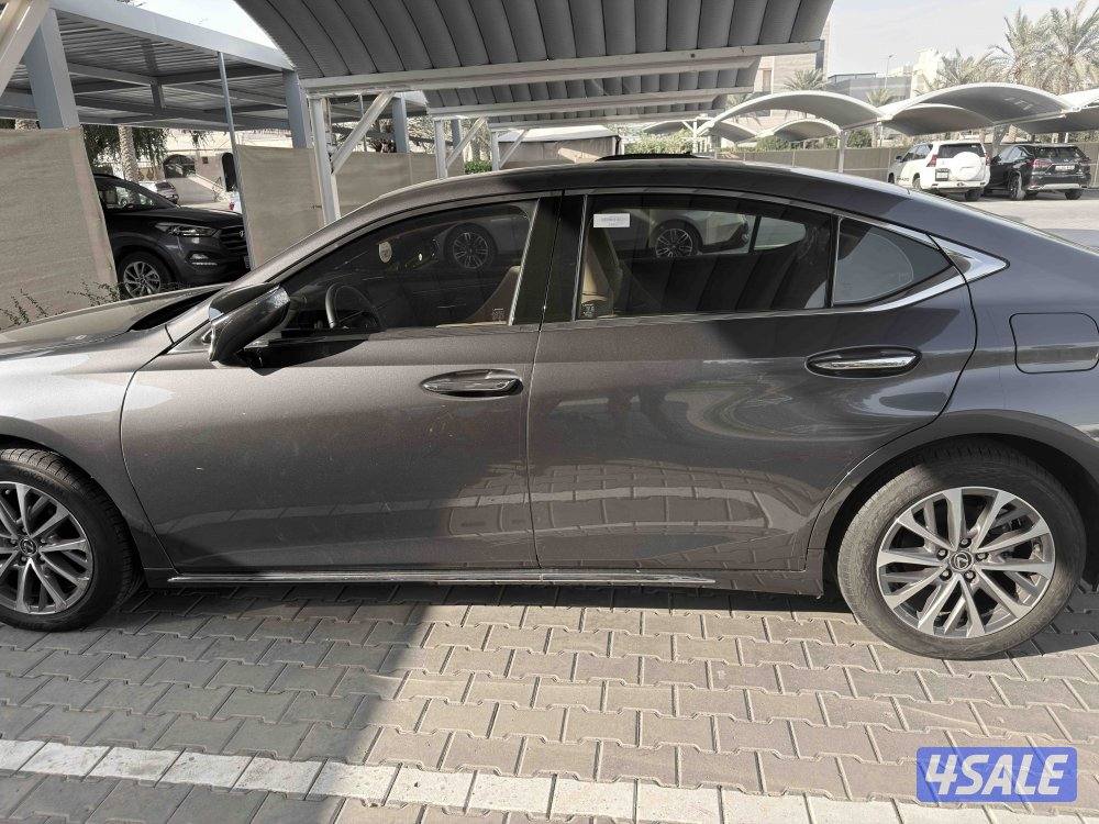 اللون رمادي ماشي 14 الف Es250 موديل 2023 شرط الفحص التواصل وتس اب فقط2