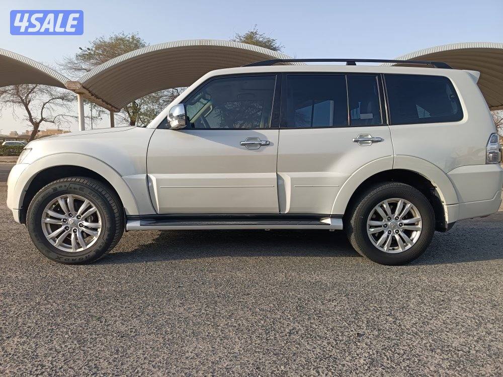 ميتسيوبيشي باجيرو 2019GLX3.8 فل اوبشن فتحه جلد كامره بحاله ممتازه0