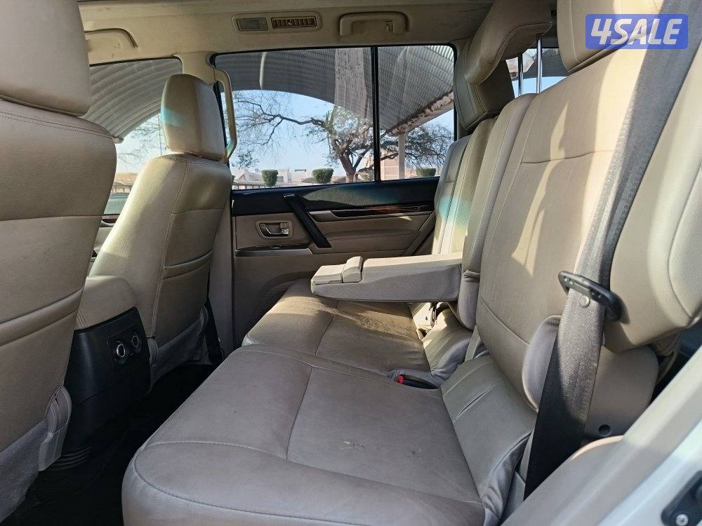 ميتسيوبيشي باجيرو 2019GLX3.8 فل اوبشن فتحه جلد كامره بحاله ممتازه5