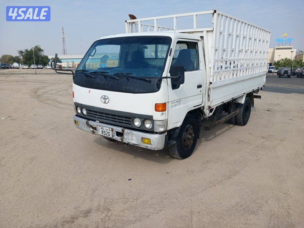 هاف لوري تويوتا0