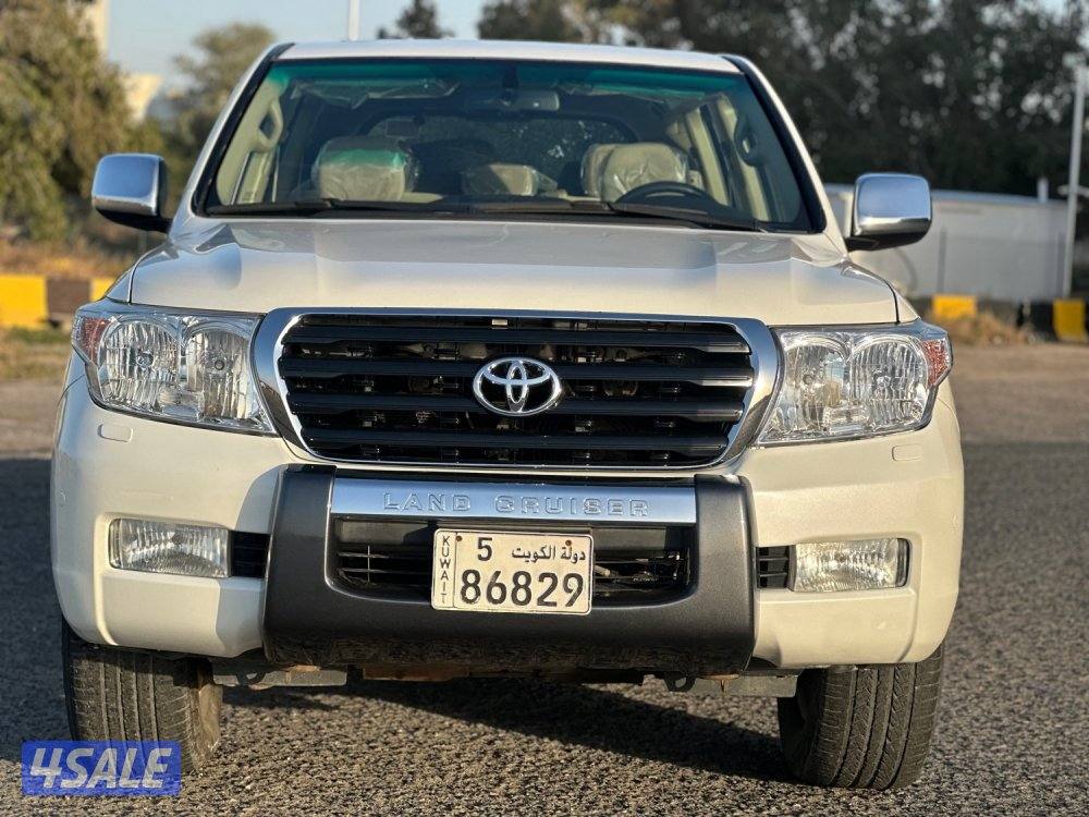 للبيع لاندكروزر  v8 GXR وارد الوكالة الساير2