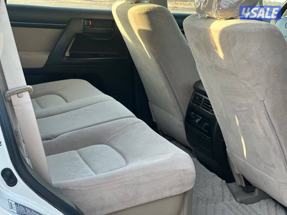 للبيع لاندكروزر  v8 GXR وارد الوكالة الساير5