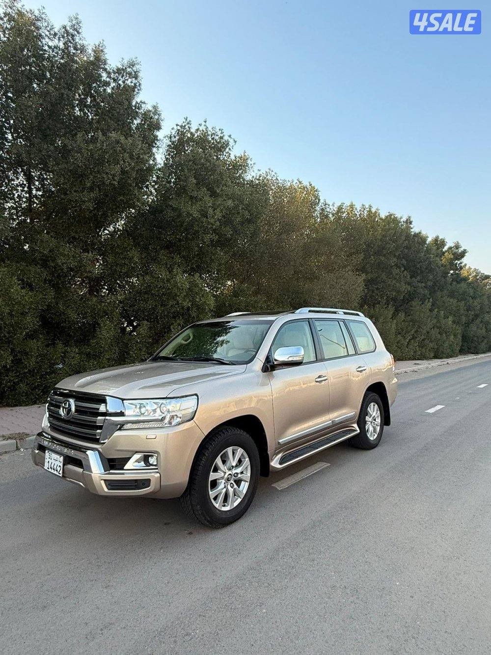 لاند كروز 2017 الساير جلد بحاله الوكاله عداد170 الف3