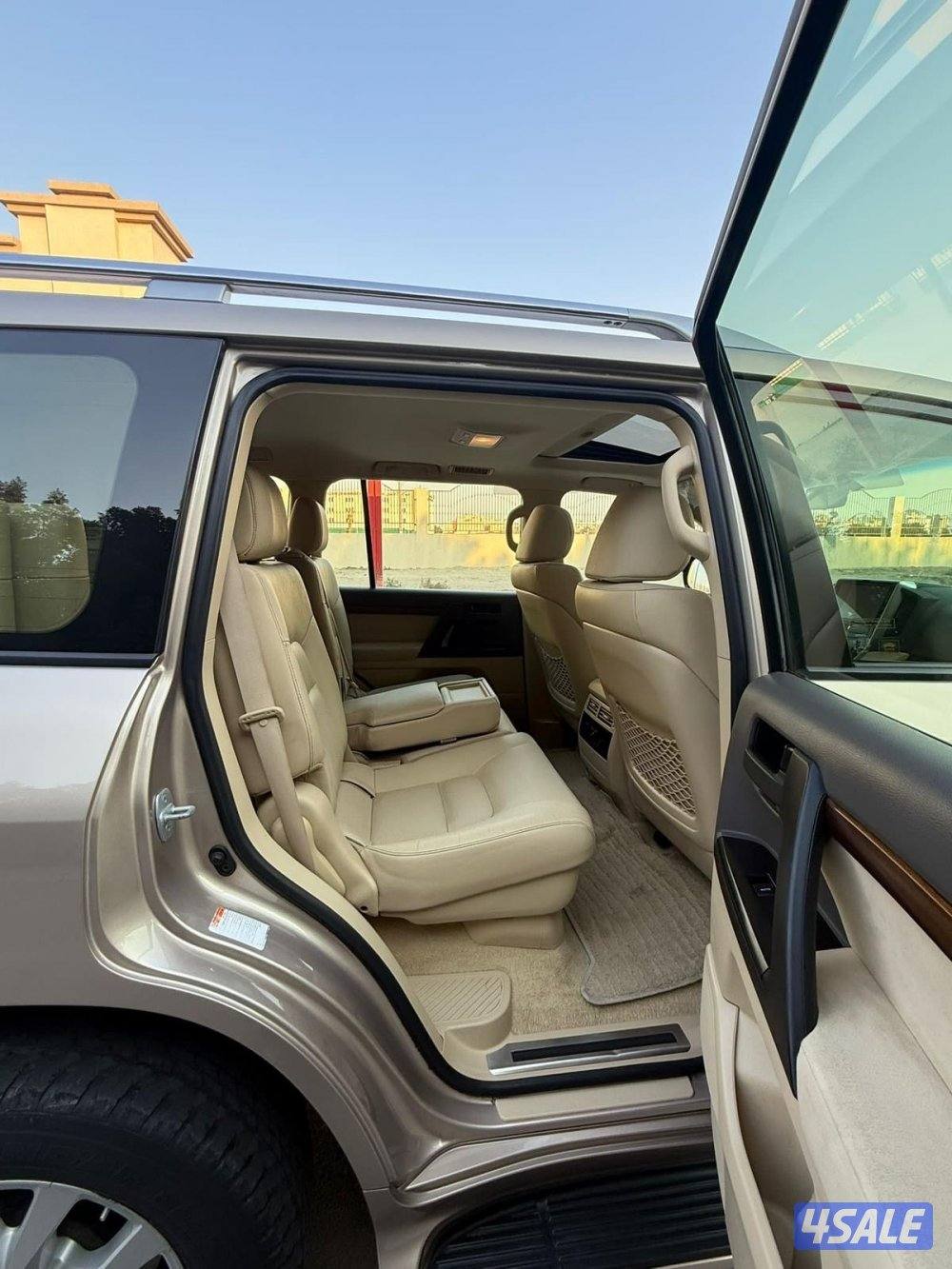 لاند كروز 2017 الساير جلد بحاله الوكاله عداد170 الف6